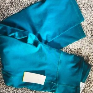 Old navy leggings Go dry